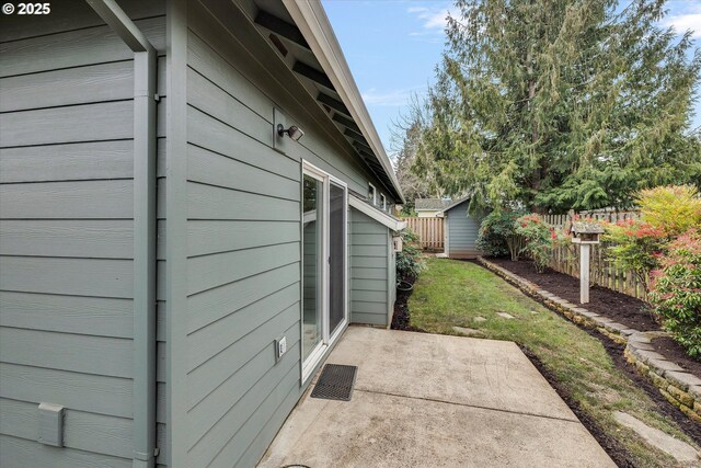 view of yard with a patio