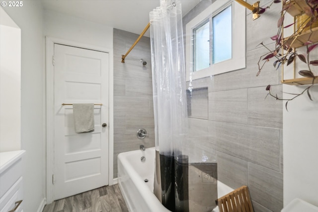 2055 N Alberta St, Portland, OR 97217 - bathroom featuring wood finished floors and shower / bath combo