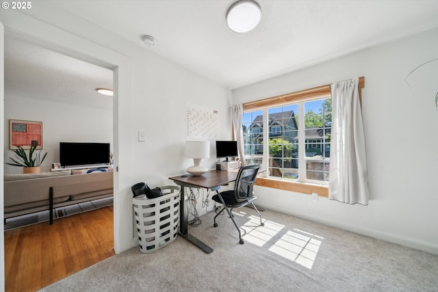 2055 N Alberta St, Portland, OR 97217 - home office featuring carpet flooring