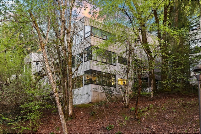 48 Eagle Crest Dr Unit 2E, Lake Oswego, OR 97035 - view of side of home