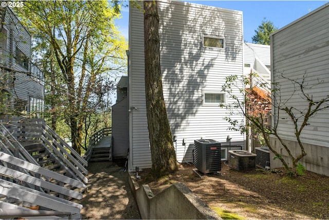 48 Eagle Crest Dr Unit 2E, Lake Oswego, OR 97035 - view of home's exterior with central AC unit