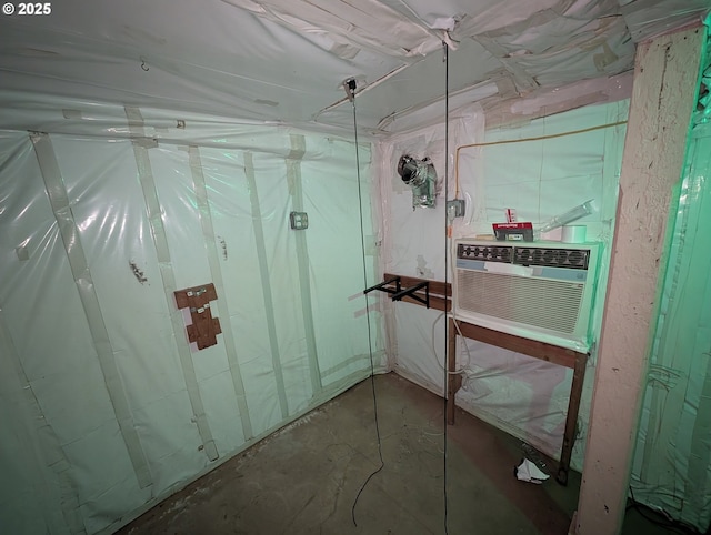 10539 NW 3rd St, Portland, OR 97231 - bathroom with unfinished concrete floors