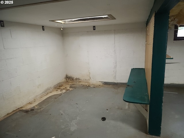 902 Coal Creek Rd, Longview, WA 98632 - unfinished below grade area featuring concrete block wall