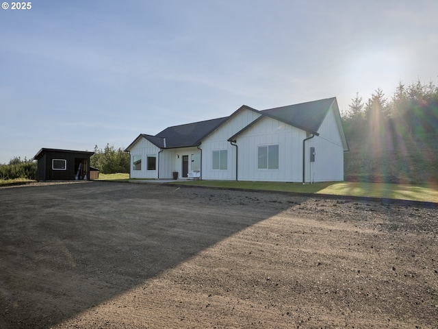 159 Bootjack Ln, Rose Valley, WA 98626 - modern farmhouse style home with board and batten siding