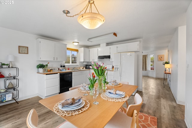 13816 NE 85th St, Vancouver, WA 98682 - dining space with wood finished floors and baseboards