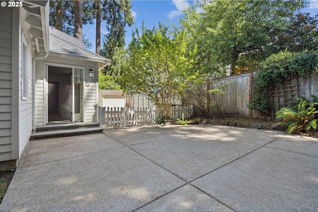12723 Adrian Ct, Lake Oswego, OR 97034 - view of patio / terrace