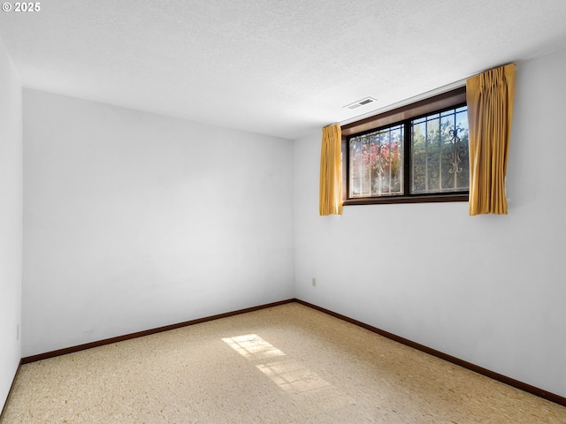 15416 NE Holladay St, Portland, OR 97230 - empty room featuring carpet flooring, baseboards, and visible vents