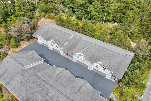 aerial view of property and surrounding area