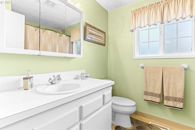 1018 S Holly Ct, Canby, OR 97013 - full bathroom featuring toilet and vanity