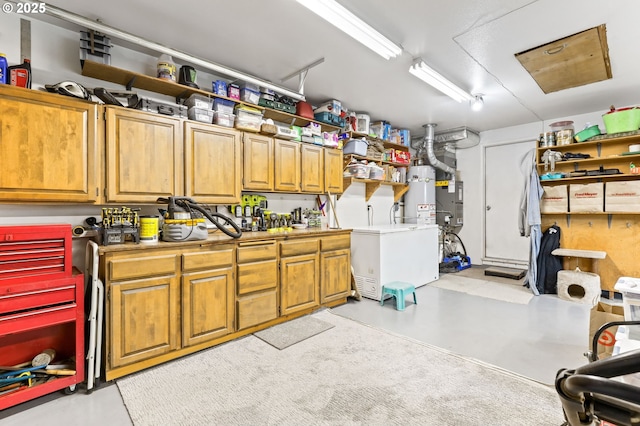 1018 S Holly Ct, Canby, OR 97013 - garage featuring water heater