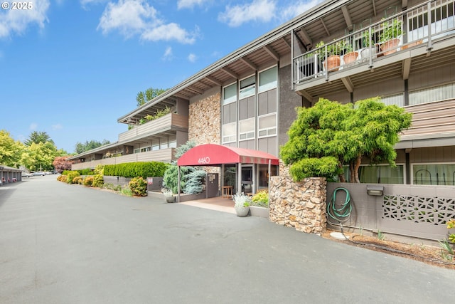 4460 SW Scholls Ferry Rd Unit 5, Portland, OR 97225 - view of building exterior