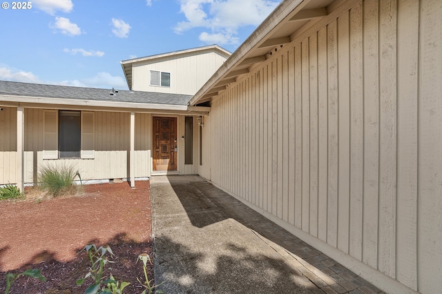8670 SW Indian Hill Ln, Beaverton, OR 97008 - entrance to property featuring roof with shingles