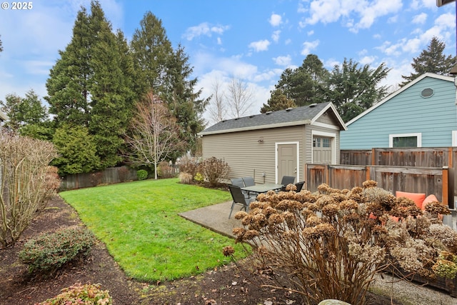 view of yard with a patio