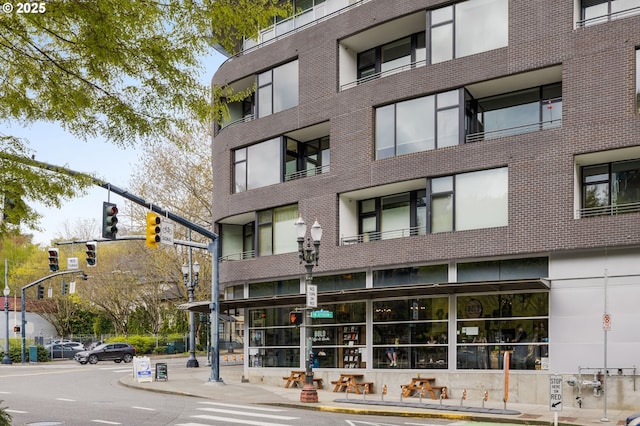 1234 SW 18th Ave Unit 305, Portland, OR 97205 - view of building exterior
