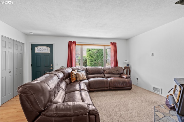814 SW 44th St, Pendleton, OR 97801 - living area with a textured ceiling