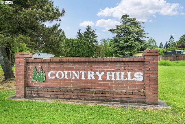 view of community / neighborhood sign