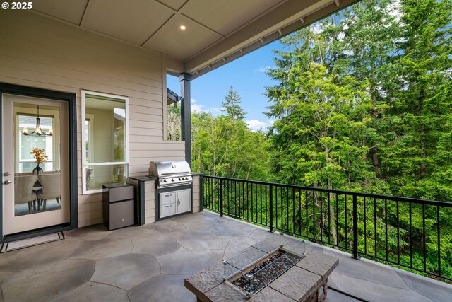 1825 NW Tanner Ct, Camas, WA 98607 - view of patio / terrace with area for grilling