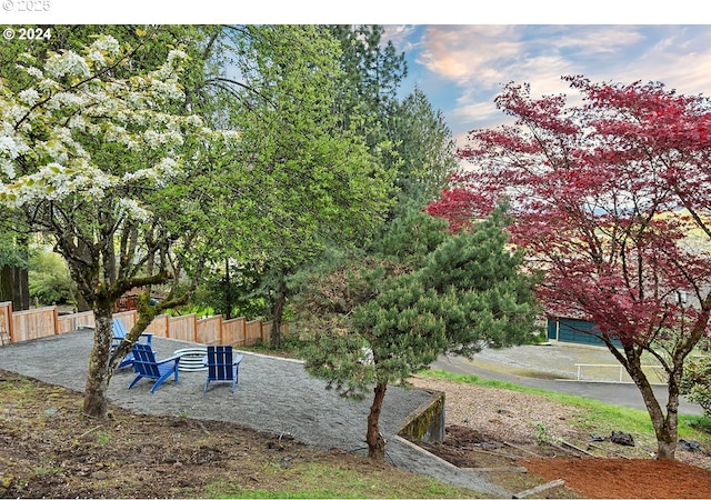 12508 NW Mountain View Rd, Portland, OR 97231 - view of yard featuring fence