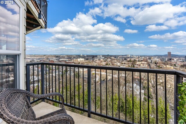 410 NW Uptown Ter Unit 3-B, Portland, OR 97210 - balcony with a city view