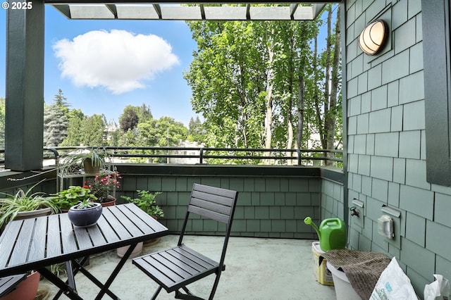 2024 SW Howards Way, Portland, OR 97201 - view of balcony