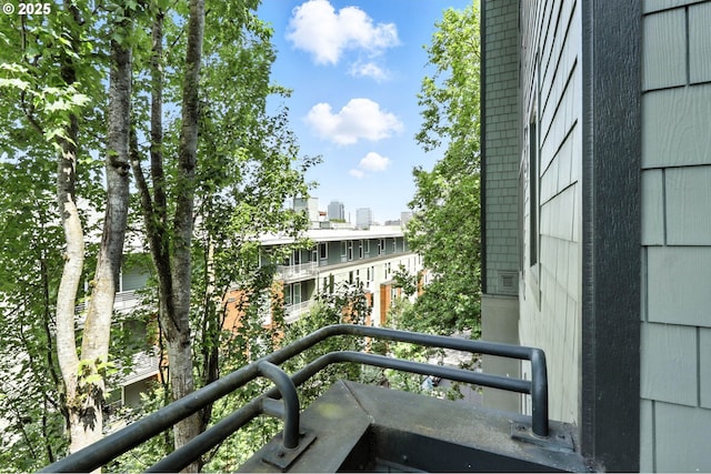 2024 SW Howards Way, Portland, OR 97201 - view of balcony