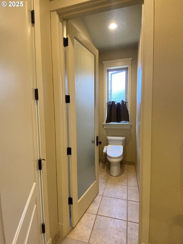 625 St Andrews Loop, Creswell, OR 97426 - bathroom featuring toilet, tile patterned flooring, recessed lighting, and baseboards