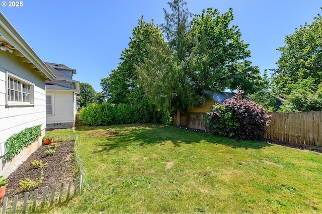 103 NW 4th St, Willamina, OR 97396 - view of yard