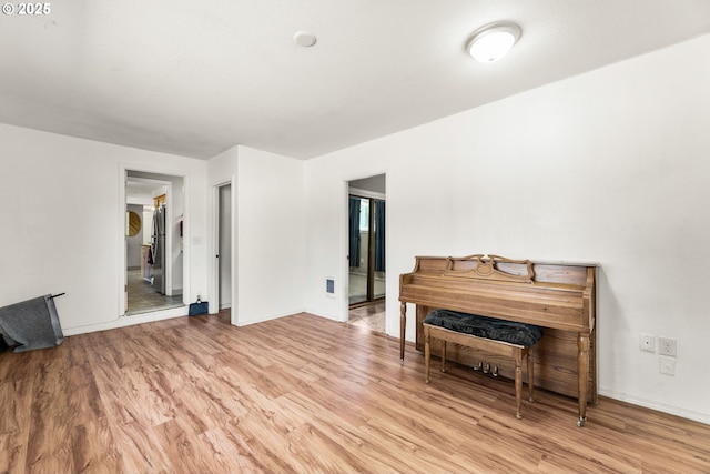 9304 NE 96th St, Vancouver, WA 98662 - living area featuring light wood-style flooring