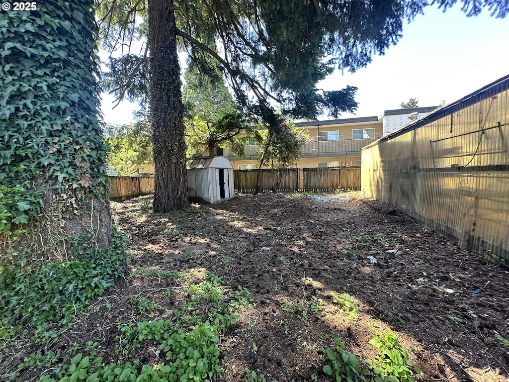 12010 NE Holladay St, Portland, OR 97220 - view of fenced backyard