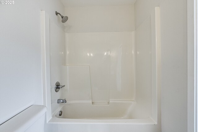8522 N Central St Unit 17-1, Portland, OR 97203 - full bathroom featuring toilet