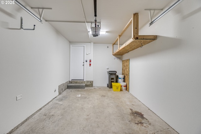 8522 N Central St Unit 17-1, Portland, OR 97203 - garage featuring a garage door opener