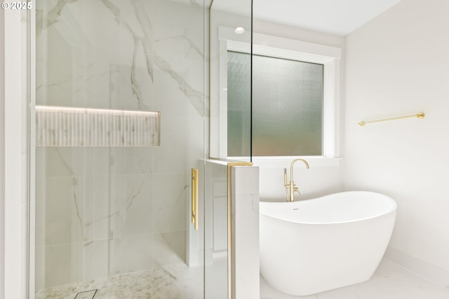 648 Parker Loop, Silverton, OR 97381 - full bath with a freestanding bath