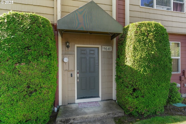 15647 NE Beech St, Portland, OR 97230 - view of exterior entry