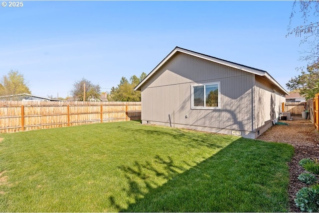 902 SE 3rd St, Prineville, OR 97754 - back of house with a yard and a fenced backyard