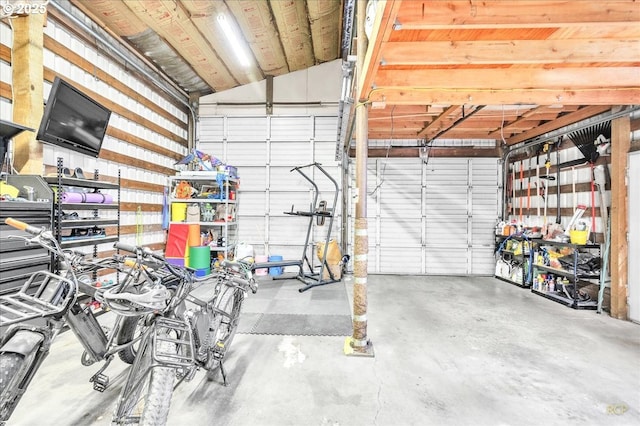 8014 N Johnswood Dr, Portland, OR 97203 - view of garage