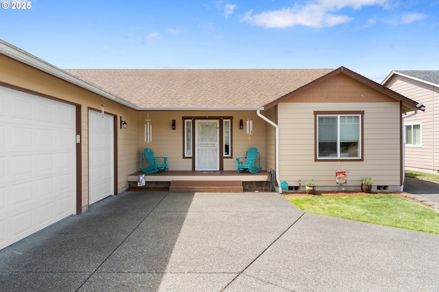 153 Sandwedge Ct, Chehalis, WA 98532 - ranch-style home featuring a porch, an attached garage, and roof with shingles