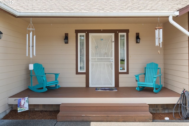 153 Sandwedge Ct, Chehalis, WA 98532 - property entrance featuring a porch and a shingled roof