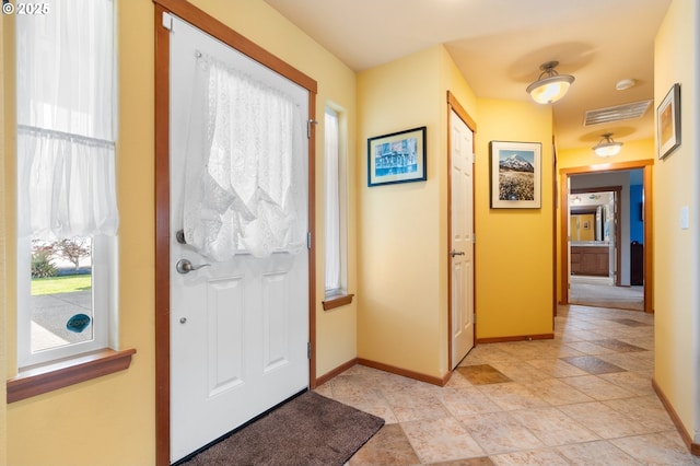153 Sandwedge Ct, Chehalis, WA 98532 - foyer entrance with baseboards