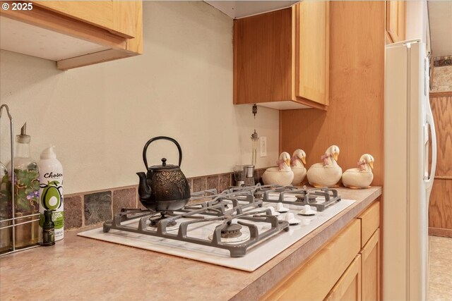 1703 Webb Lake Dr, Silverton, OR 97381 - kitchen featuring light brown cabinets, light countertops, and white appliances