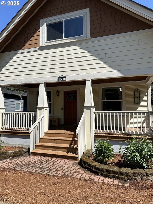 view of front facade featuring covered porch