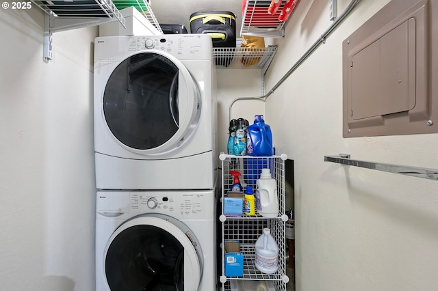 151 Treehill Loop, Eugene, OR 97405 - laundry area with stacked washing machine and dryer