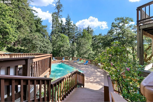 151 Treehill Loop, Eugene, OR 97405 - deck with a community pool