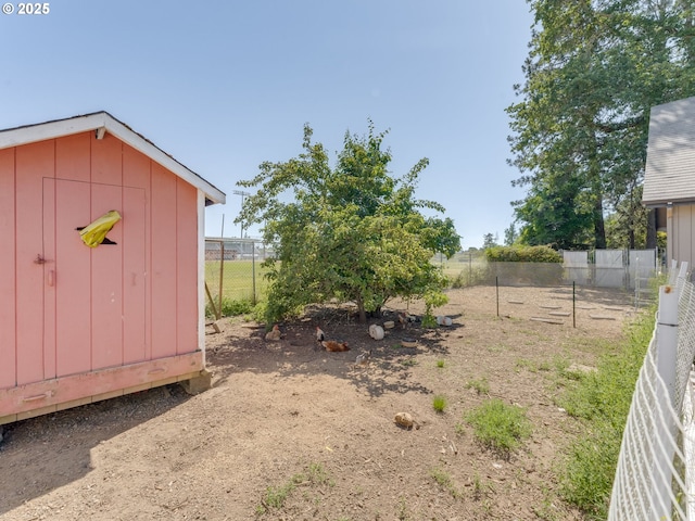 611 NW 4th Pl, Battle Ground, WA 98604 - view of yard featuring a shed