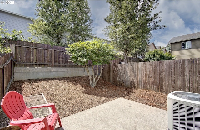 9513 NE 73rd St, Vancouver, WA 98662 - fenced backyard with cooling unit and a patio