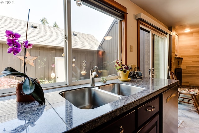 kitchen featuring a sink