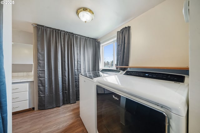 1305 E Van Buren Ave, Cottage Grove, OR 97424 - laundry area featuring separate washer and dryer and light wood finished floors