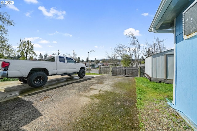 1305 E Van Buren Ave, Cottage Grove, OR 97424 - view of yard featuring a gate