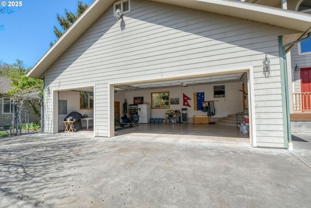 54693 Bingham Rd, Adams, OR 97810 - garage featuring concrete driveway