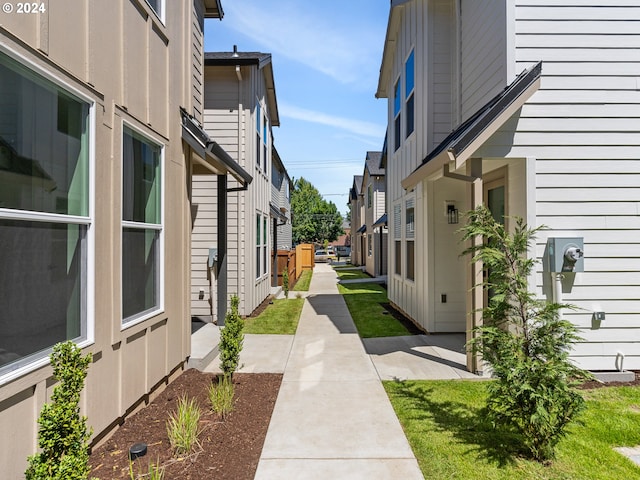 66 NE Stanton St, Portland, OR 97212 - exterior space