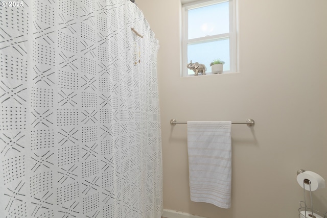 1281 Alderdale Dr, Junction City, OR 97448 - full bathroom featuring a shower with shower curtain